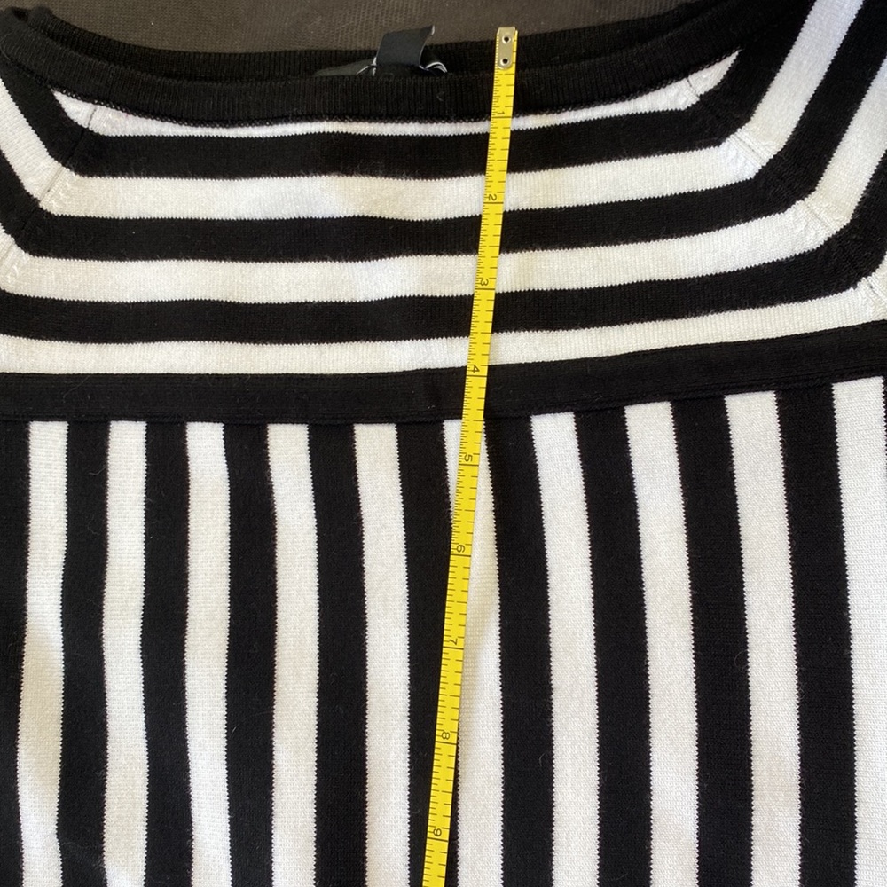 Dress, mini.  Sweater like fabric - Picture 5 of 6